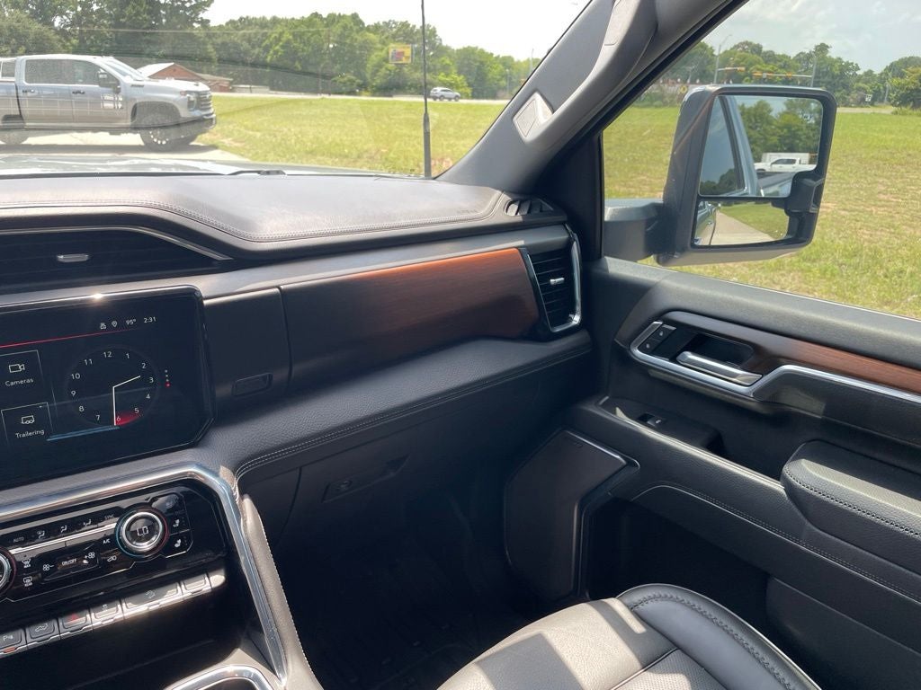 2025 GMC Sierra 2500HD Denali