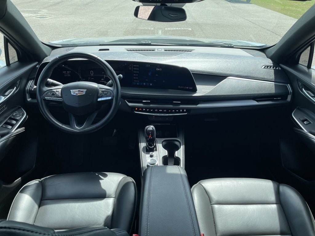 2025 Cadillac XT4 Premium Luxury