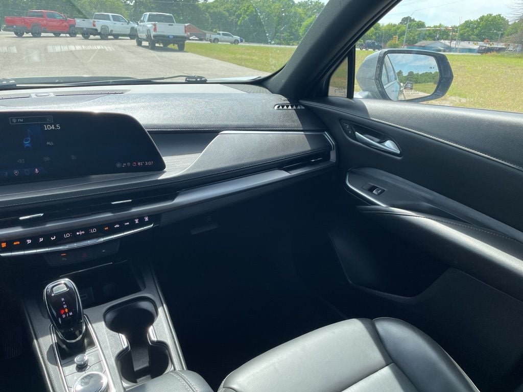 2025 Cadillac XT4 Premium Luxury