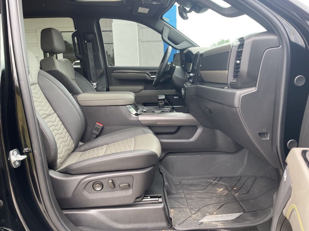 2025 Chevrolet Silverado 1500 ZR2