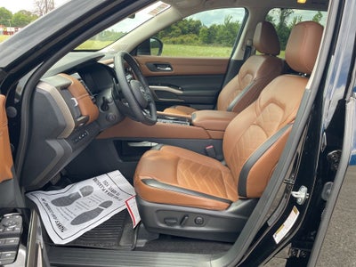 2024 Nissan Pathfinder Platinum