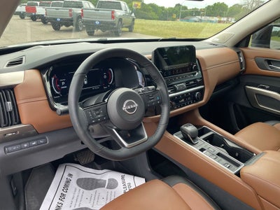 2024 Nissan Pathfinder Platinum