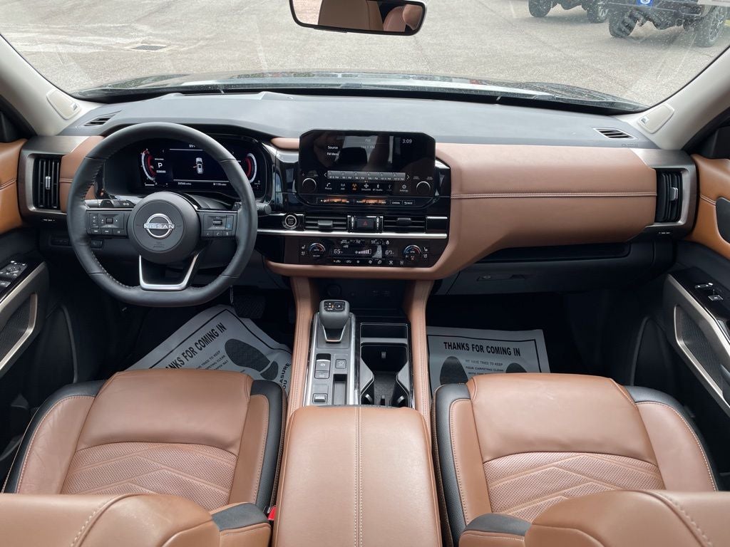 2024 Nissan Pathfinder Platinum