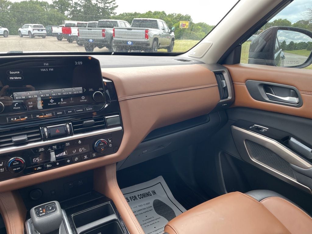 2024 Nissan Pathfinder Platinum