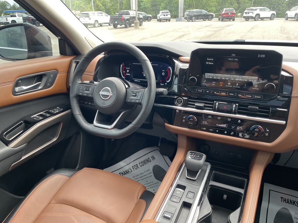2024 Nissan Pathfinder Platinum