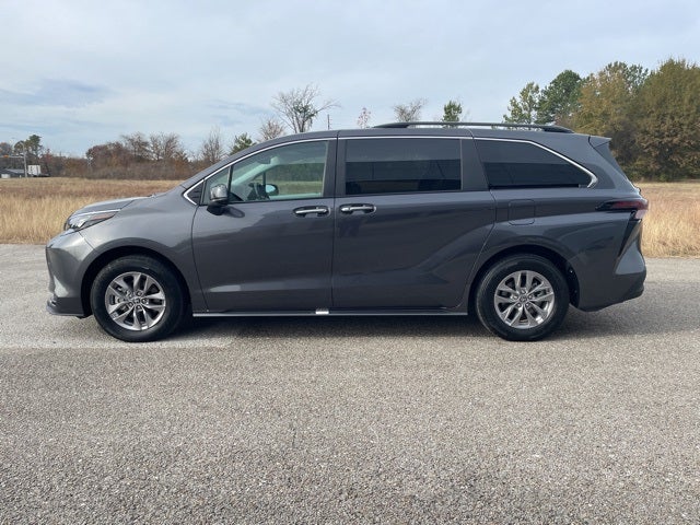 2025 Toyota Sienna XLE