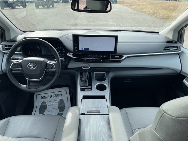 2025 Toyota Sienna XLE