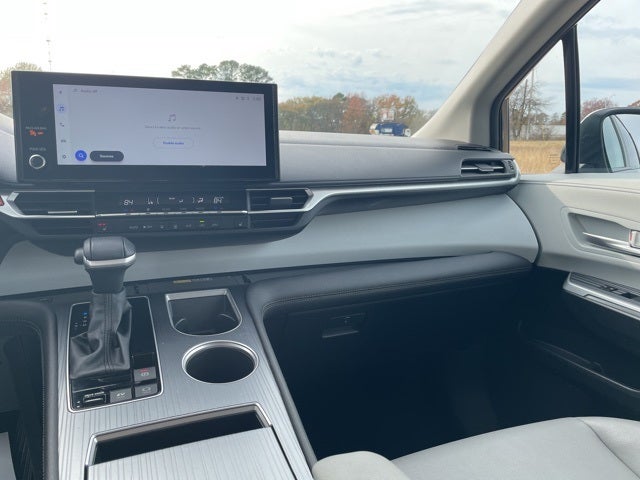 2025 Toyota Sienna XLE