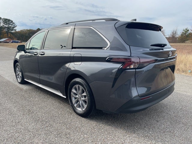 2025 Toyota Sienna XLE