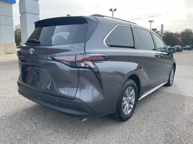 2025 Toyota Sienna XLE