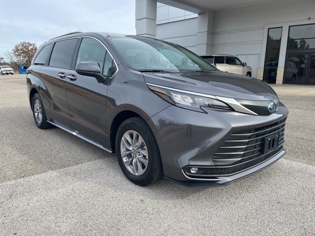 2025 Toyota Sienna XLE