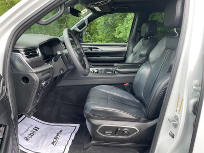 2023 Jeep Wagoneer Base