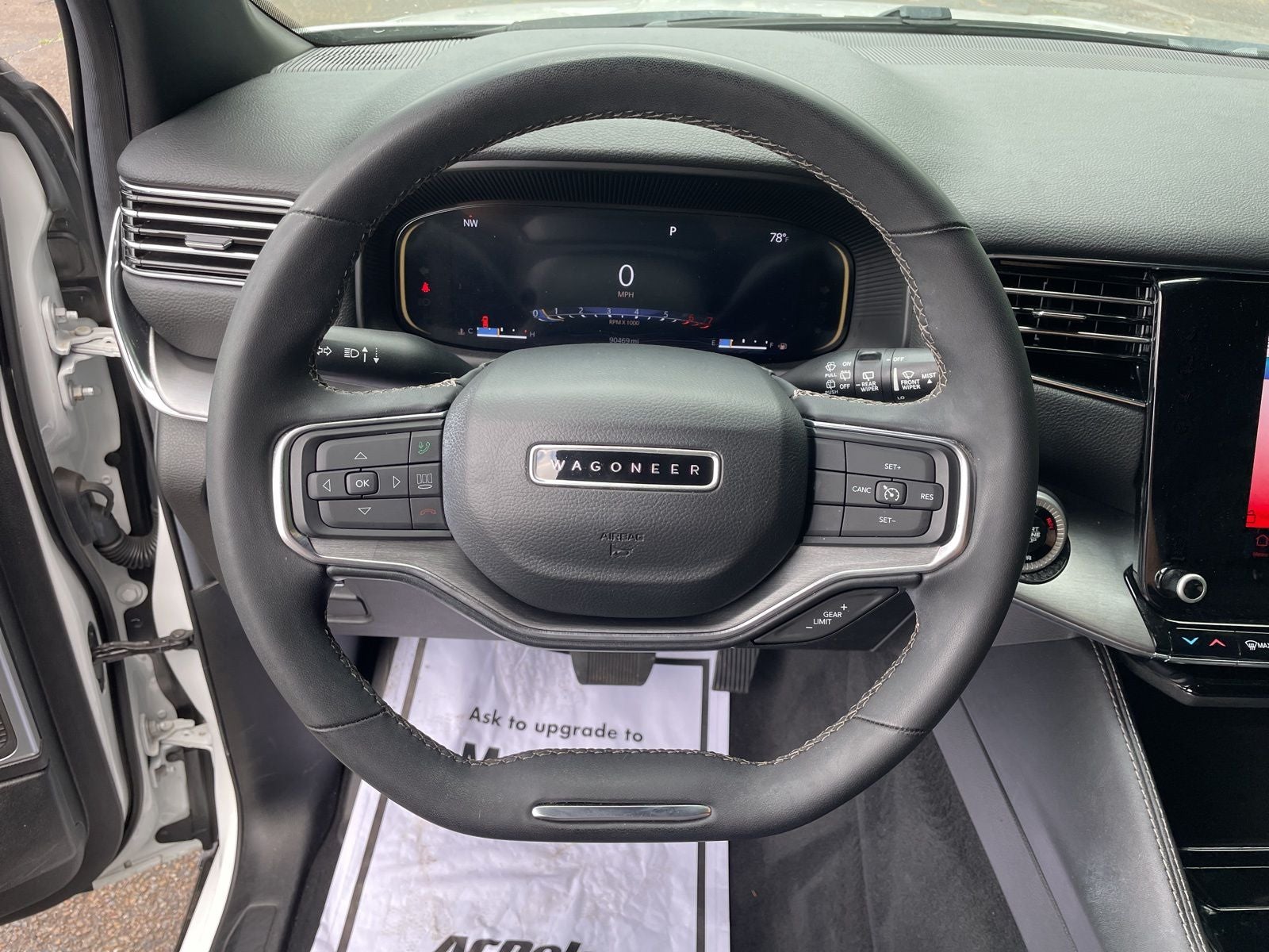 2023 Jeep Wagoneer Base