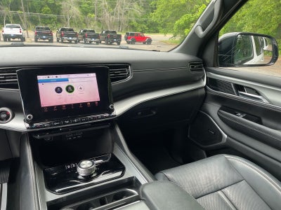 2023 Jeep Wagoneer Base