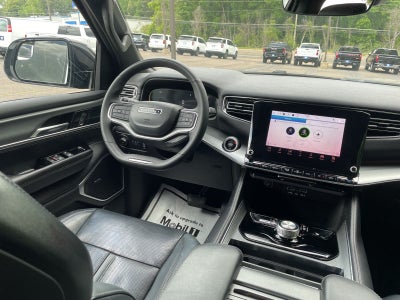 2023 Jeep Wagoneer Base