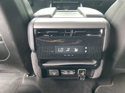 2023 Jeep Wagoneer Base