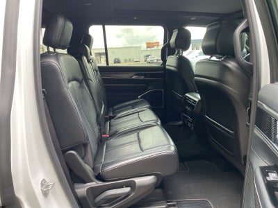 2023 Jeep Wagoneer Base