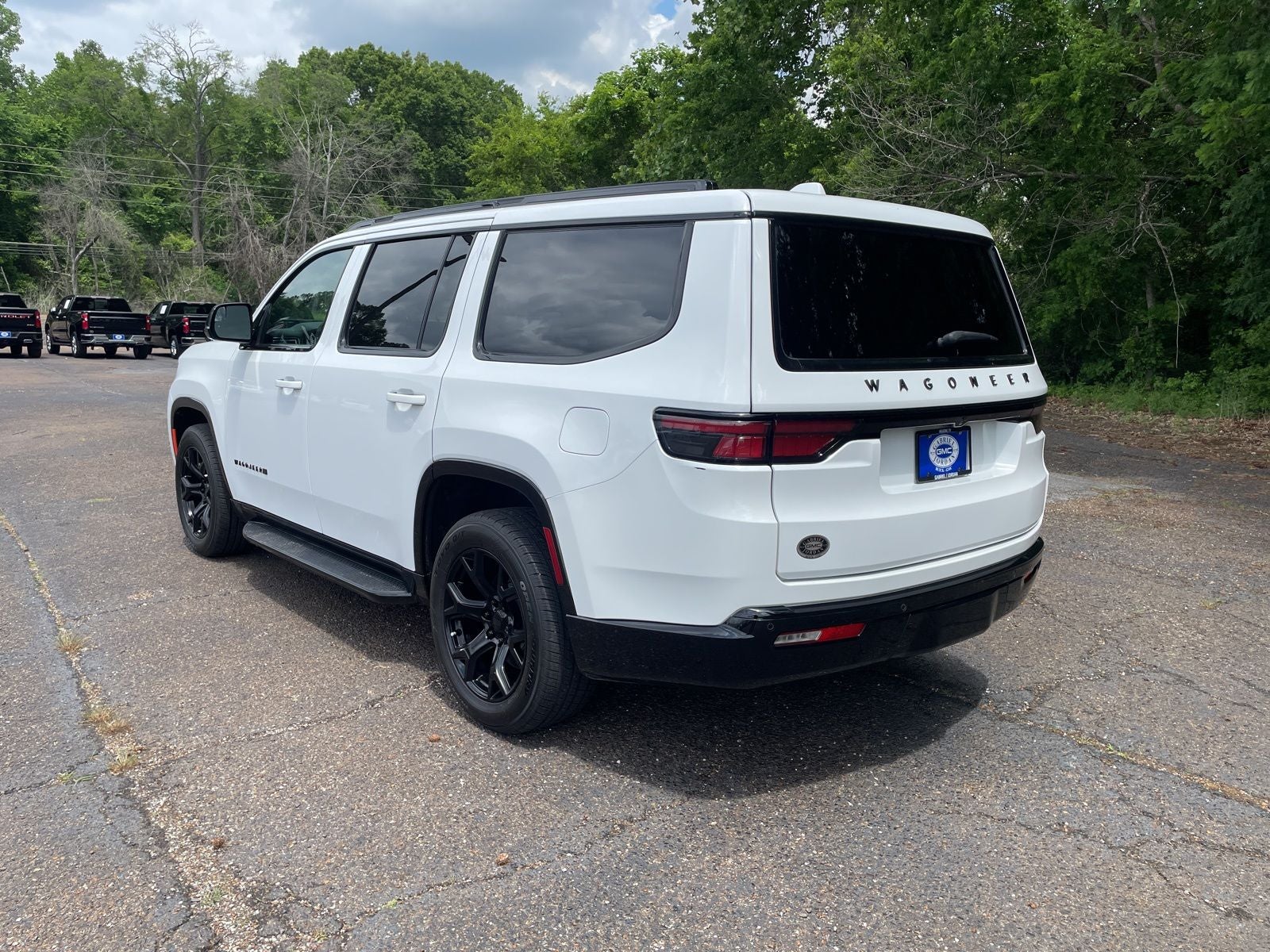 2023 Jeep Wagoneer Base