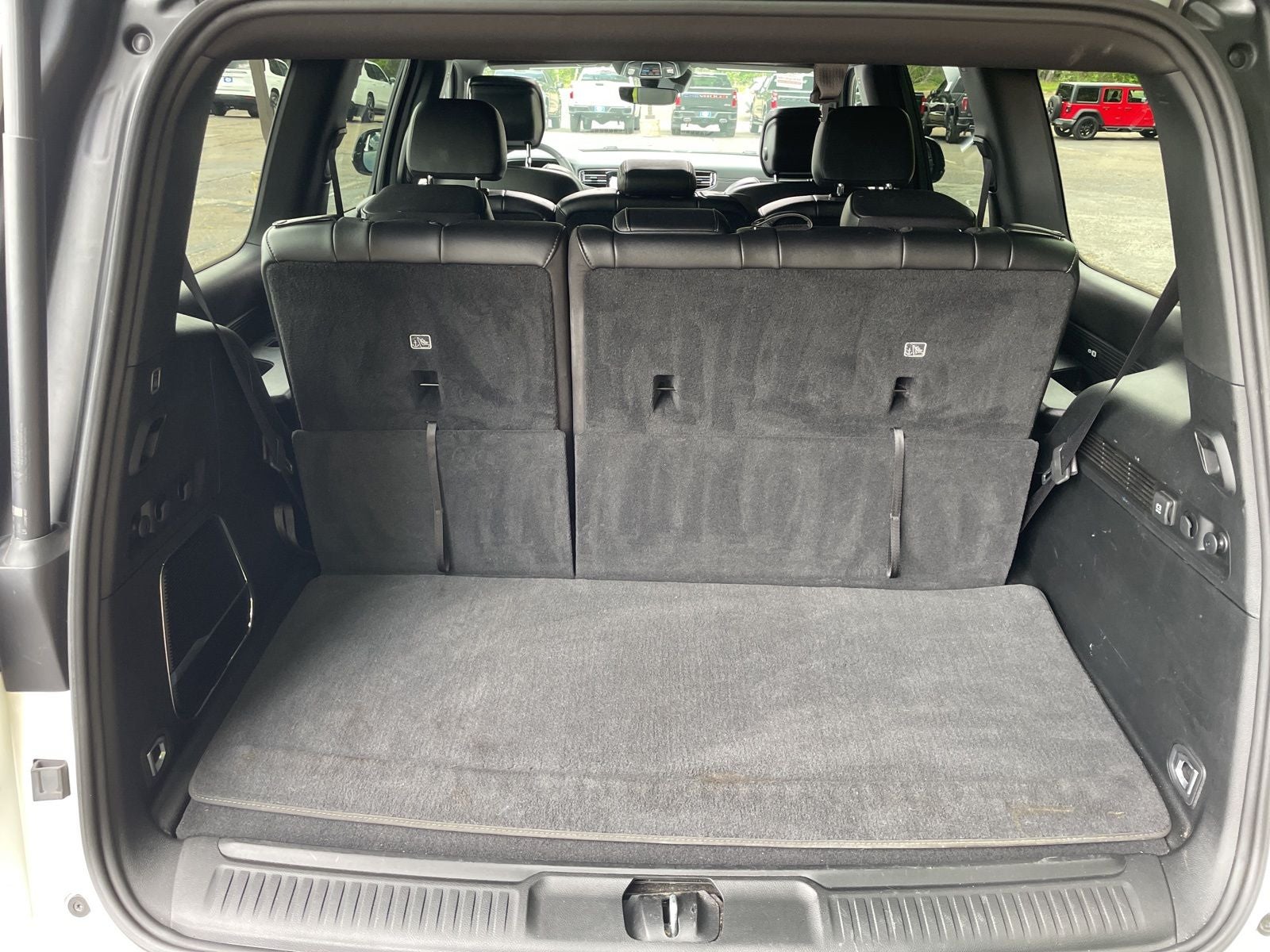 2023 Jeep Wagoneer Base