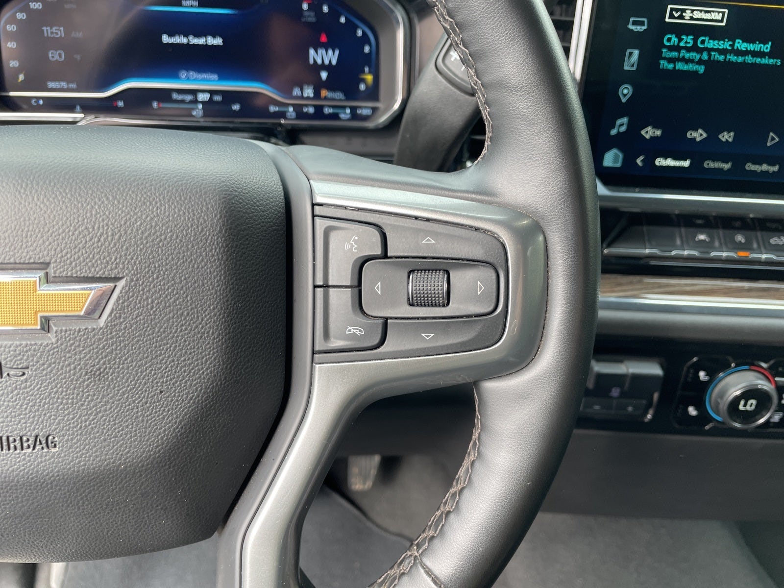2025 Chevrolet Silverado 1500 LT LT1
