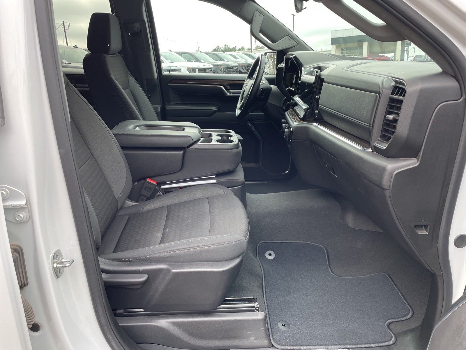 2025 Chevrolet Silverado 1500 LT LT1