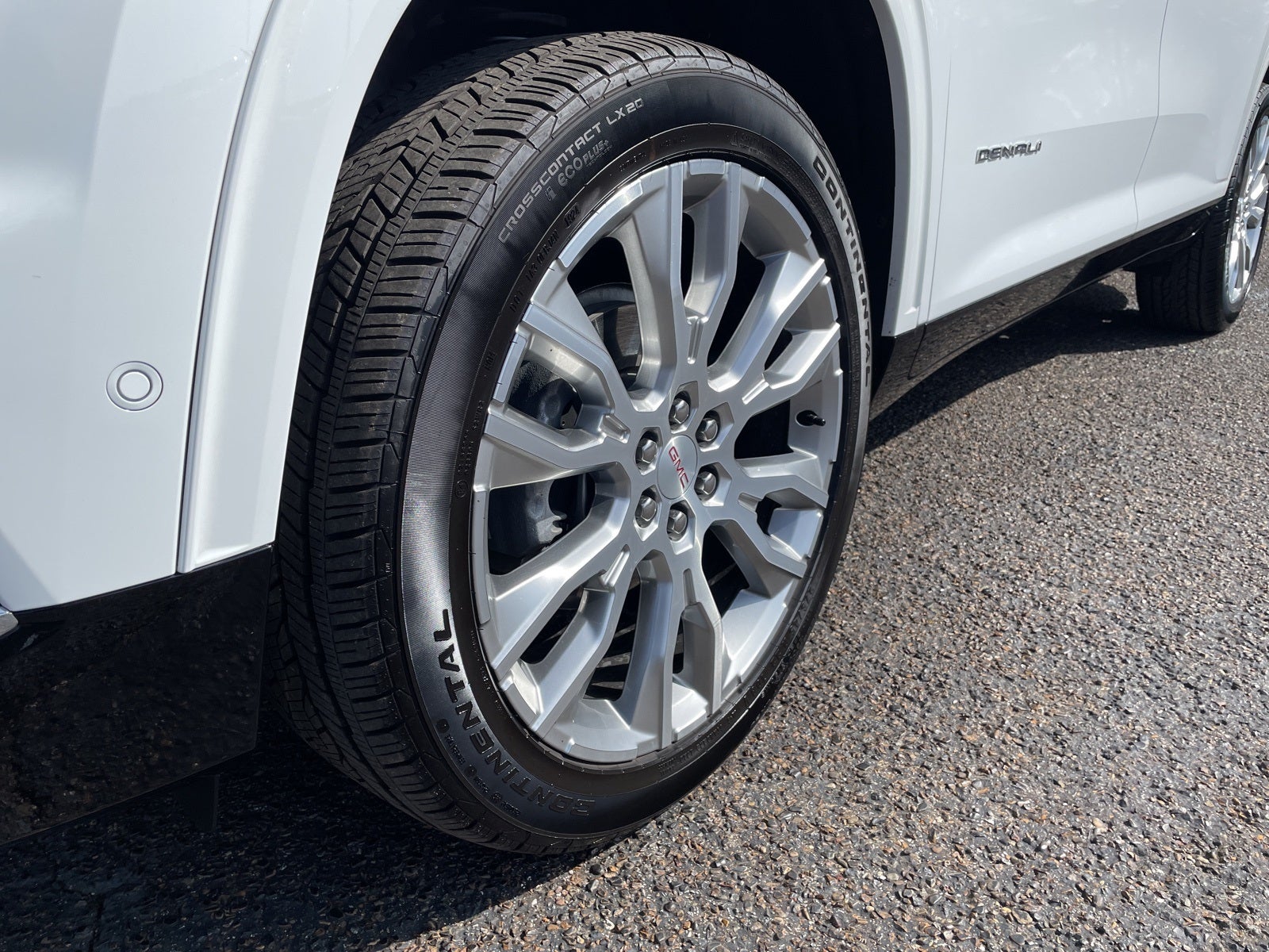 2024 GMC Acadia Denali