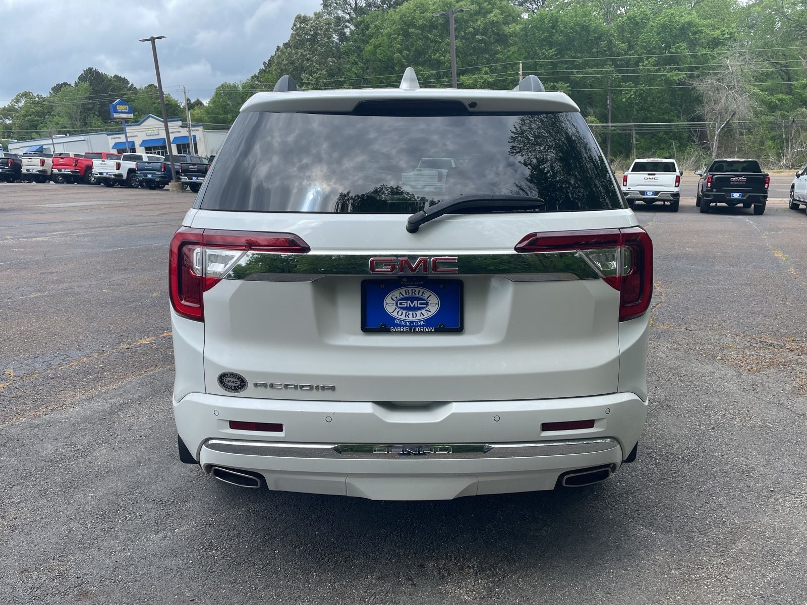 2023 GMC Acadia Denali