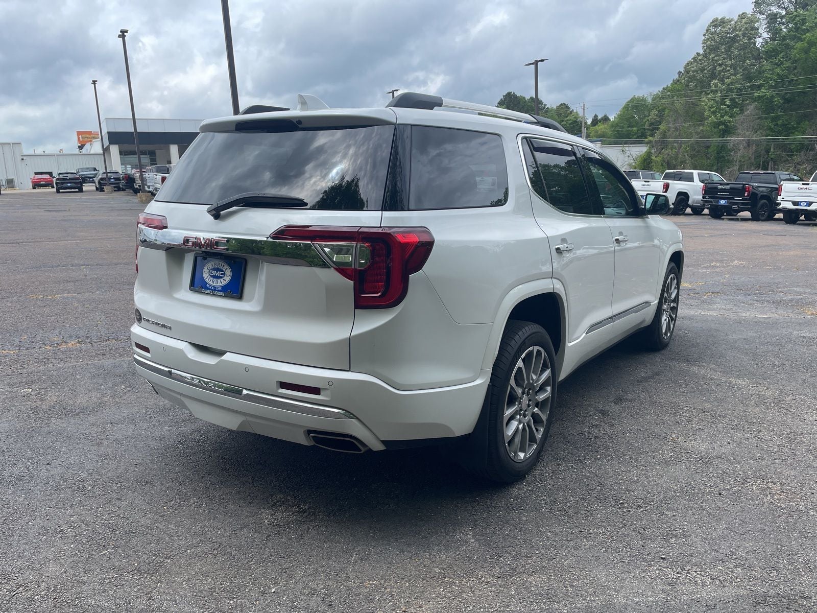 2023 GMC Acadia Denali