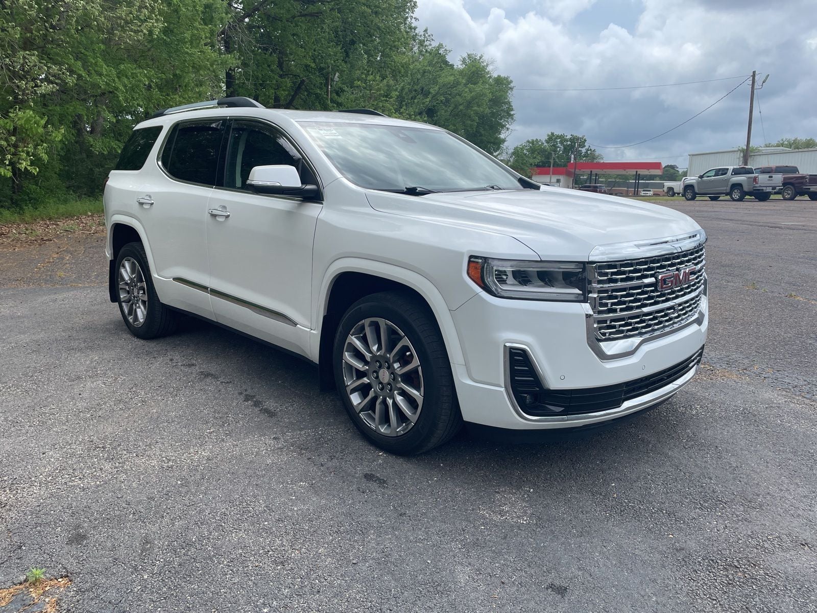 2023 GMC Acadia Denali
