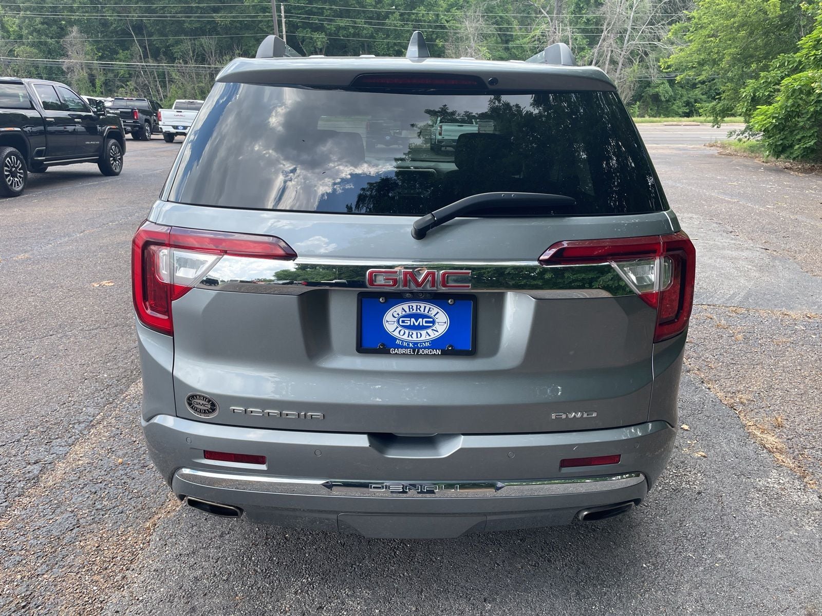 2023 GMC Acadia Denali