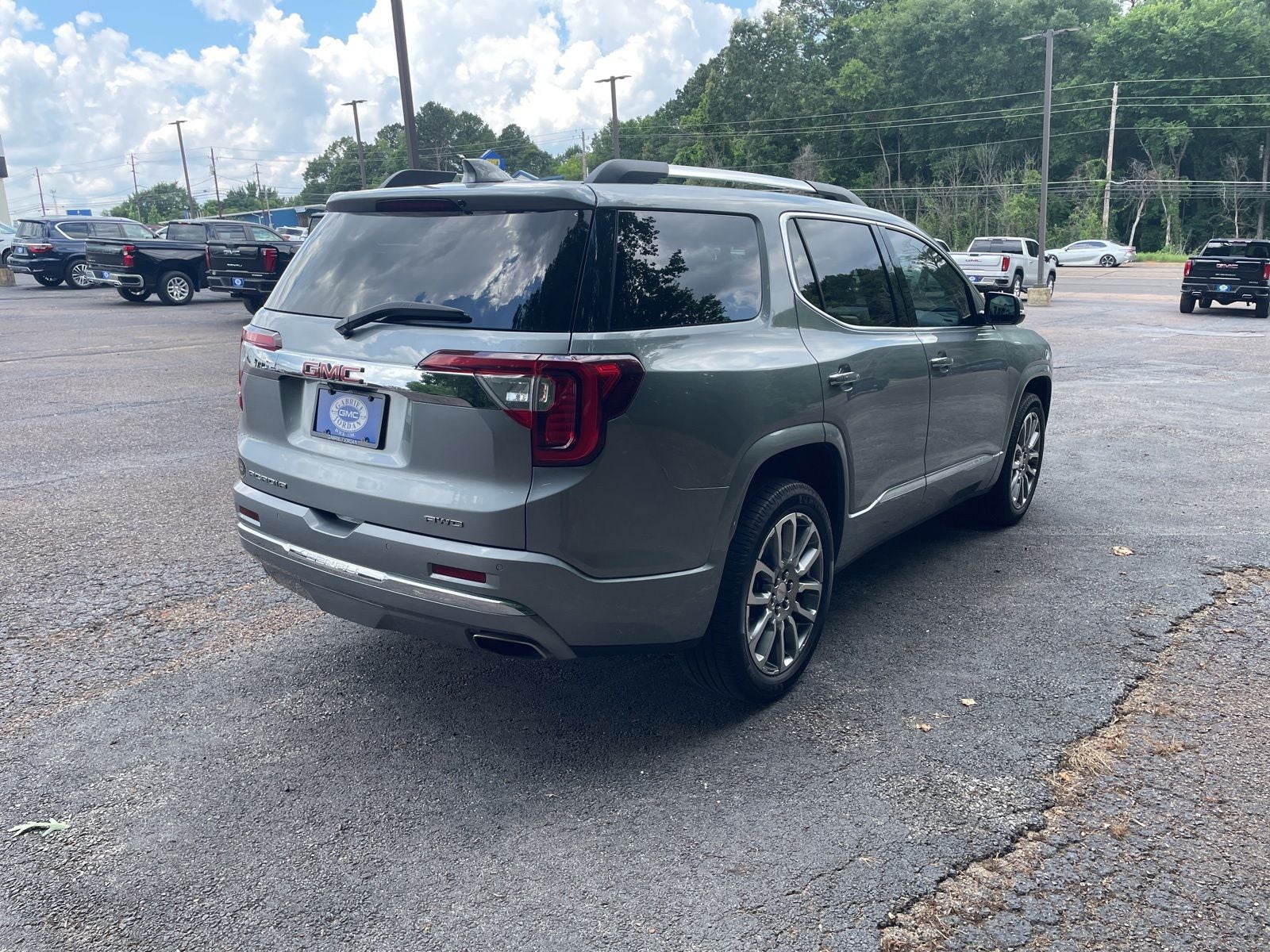 2023 GMC Acadia Denali