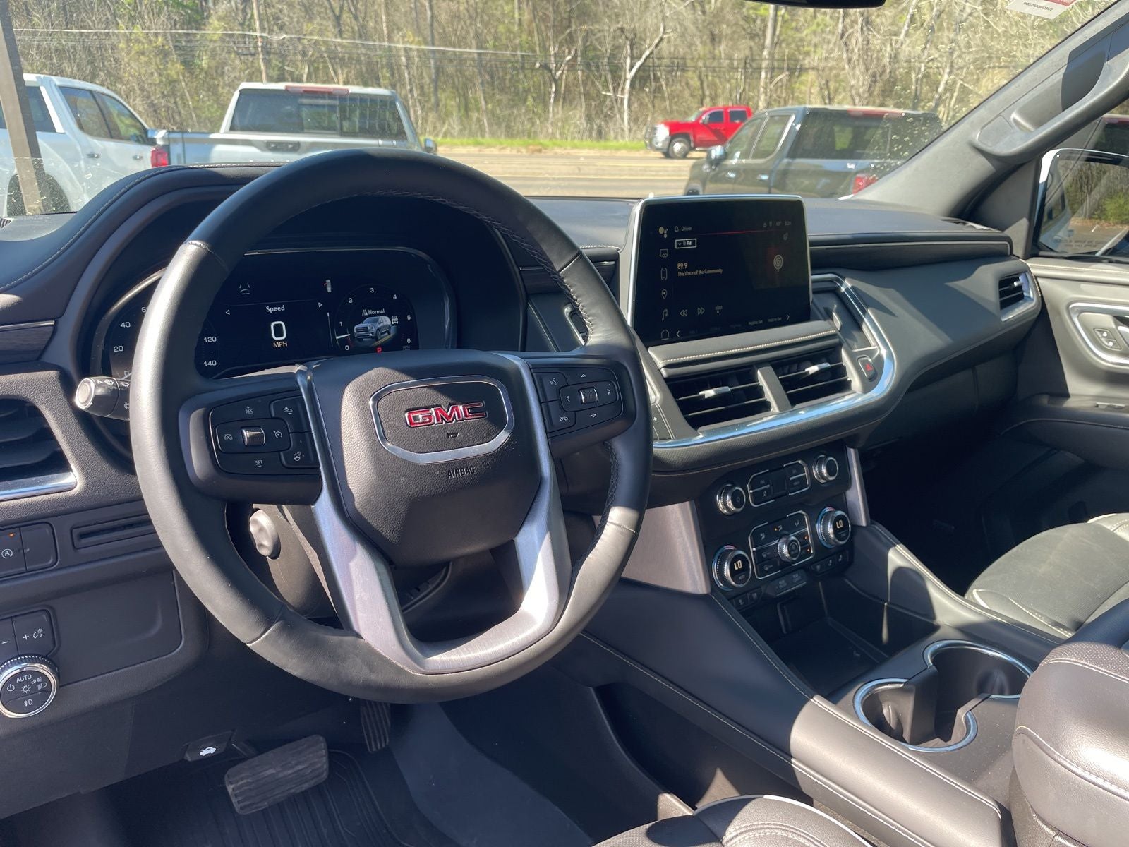 2024 GMC Yukon SLT