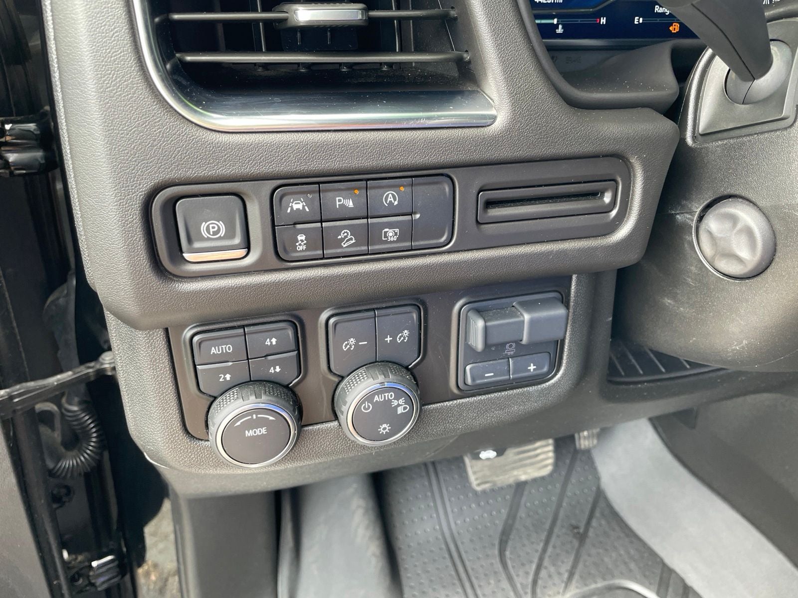 2024 Chevrolet Suburban Z71