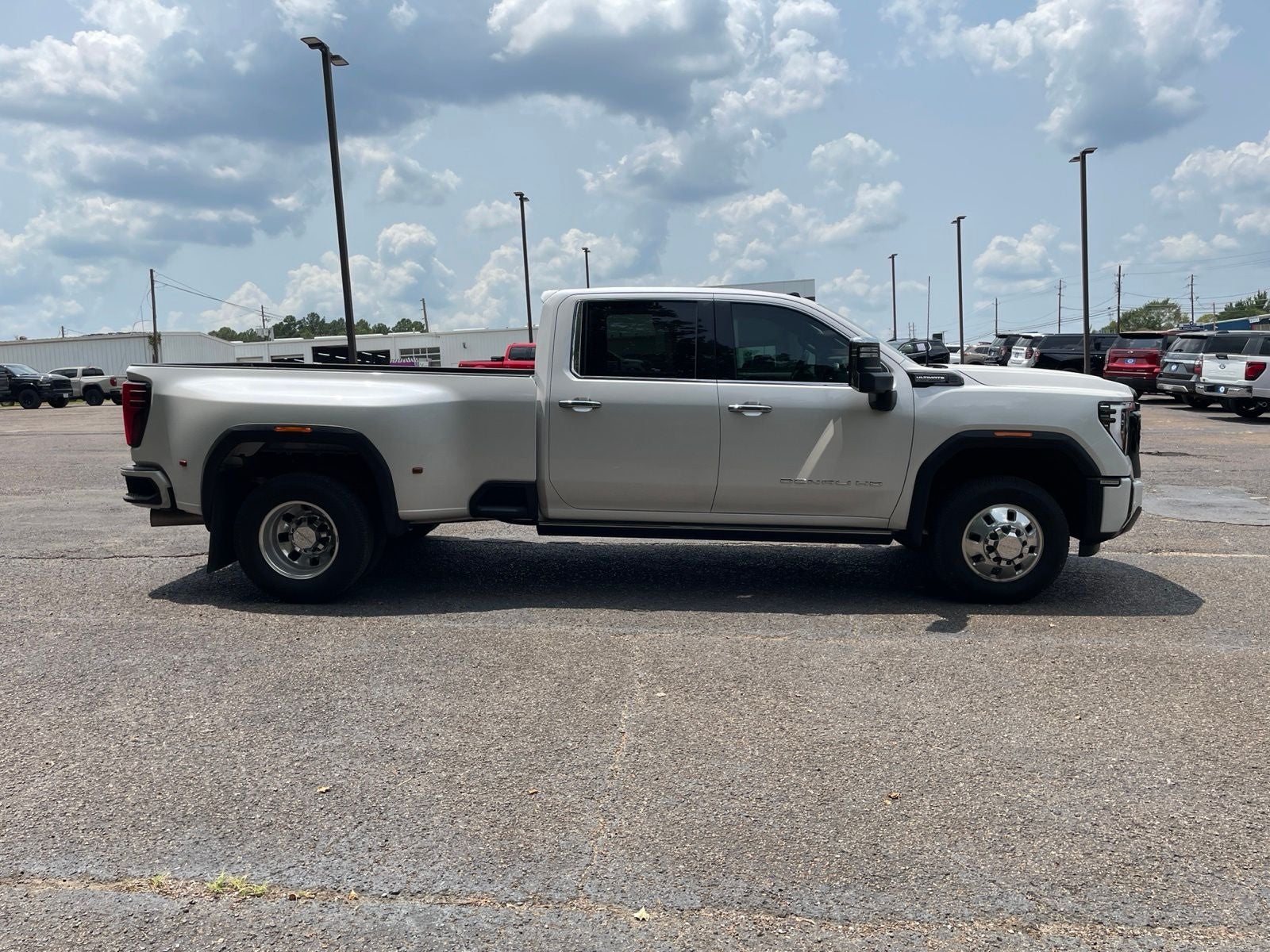 2025 GMC Sierra 3500HD Denali Ultimate
