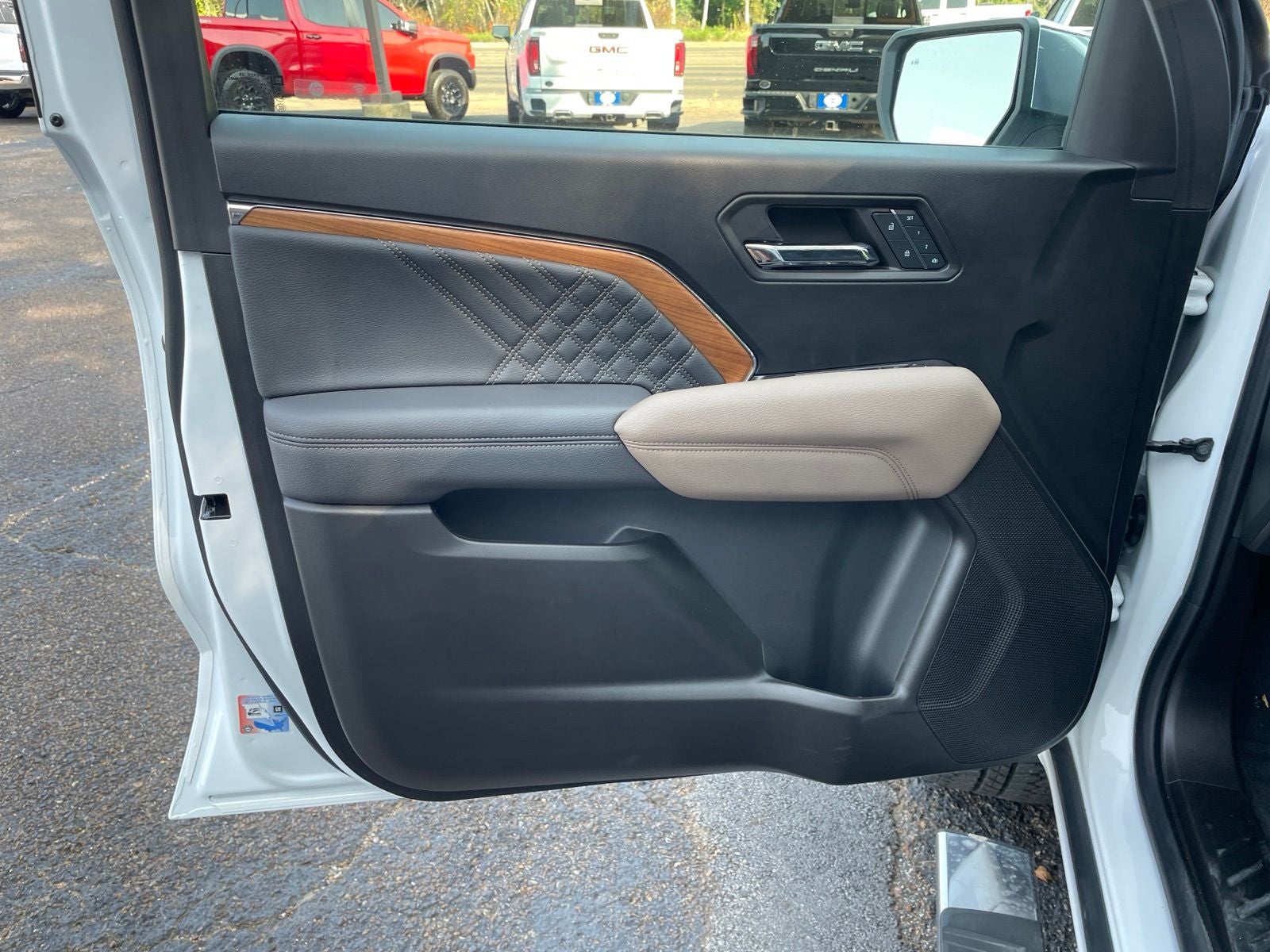 2024 GMC Canyon Denali