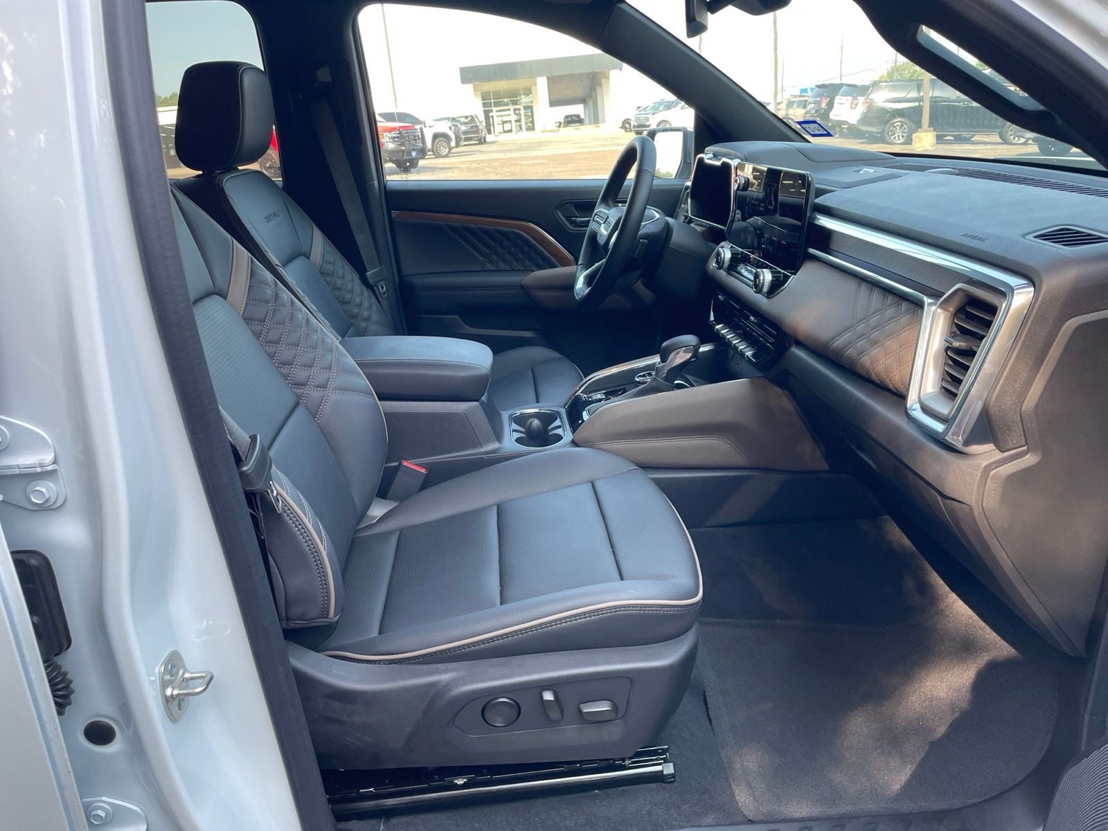 2024 GMC Canyon Denali