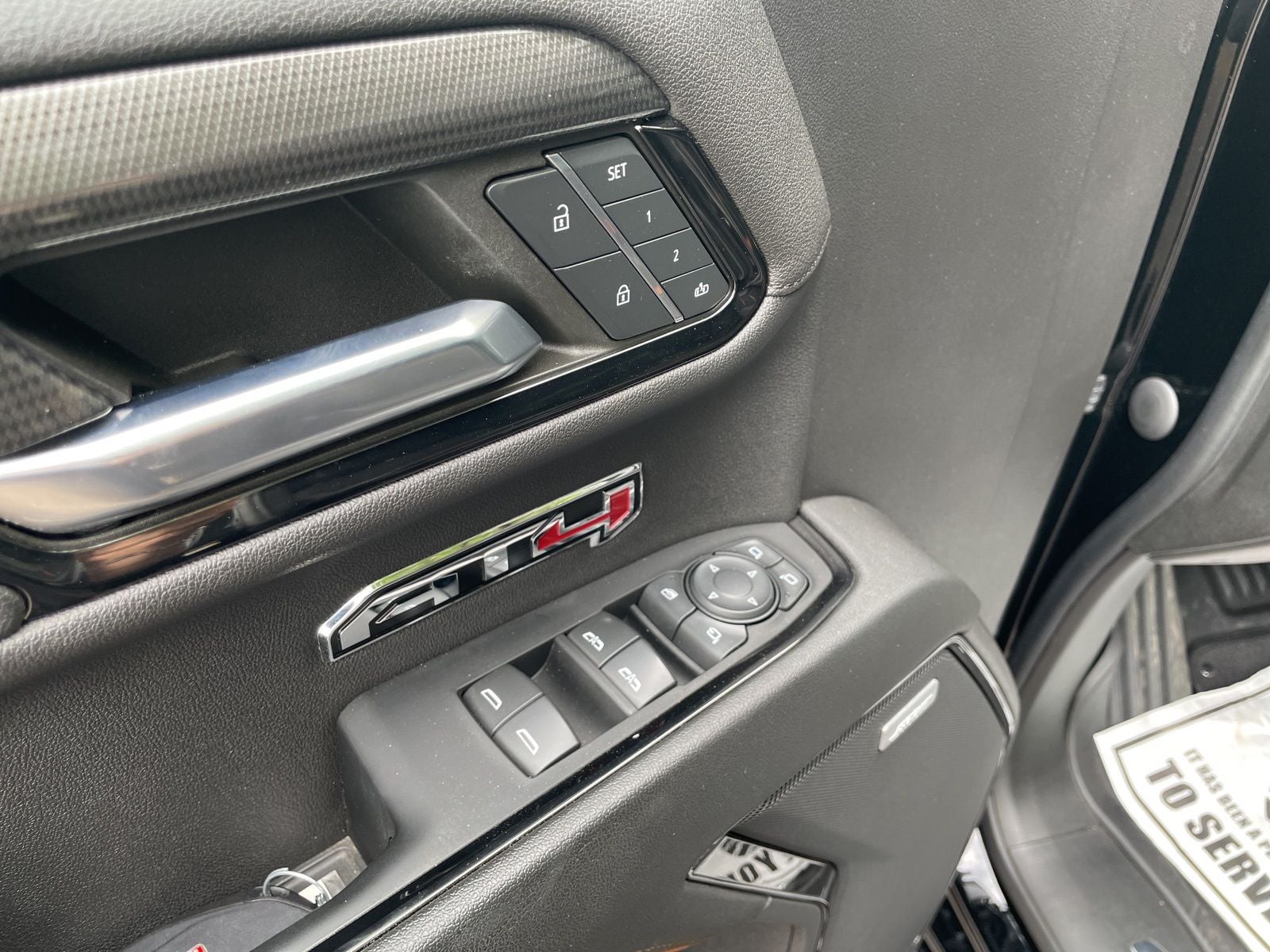 2023 GMC Sierra 1500 AT4