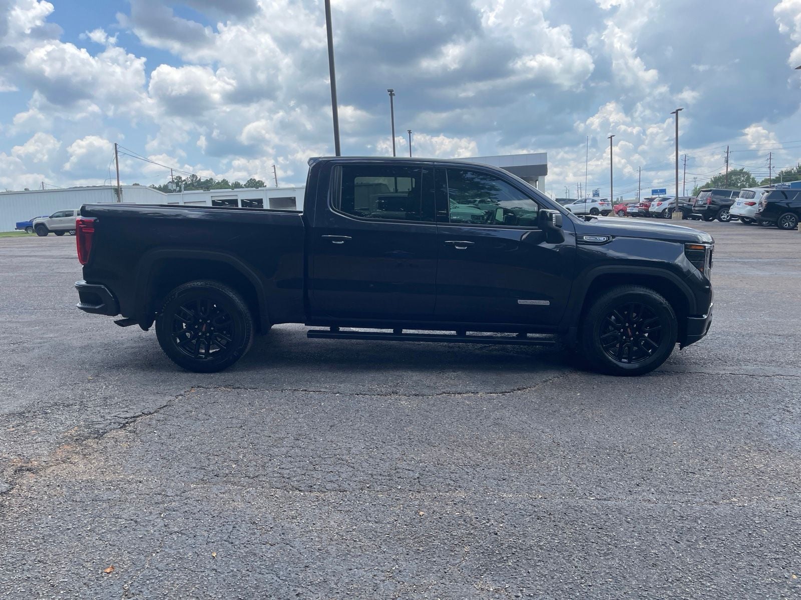 2025 GMC Sierra 1500 Elevation