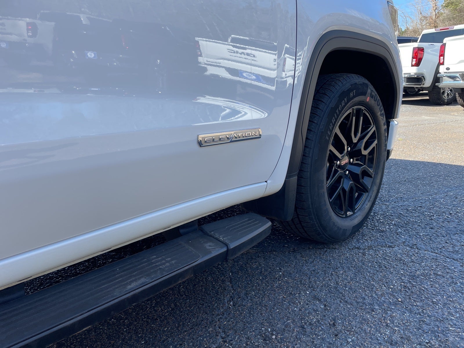 2024 GMC Sierra 1500 Elevation