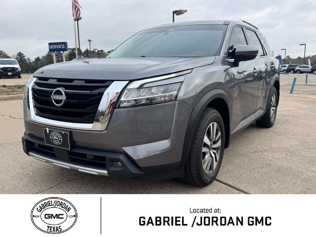 2023 Nissan Pathfinder SL