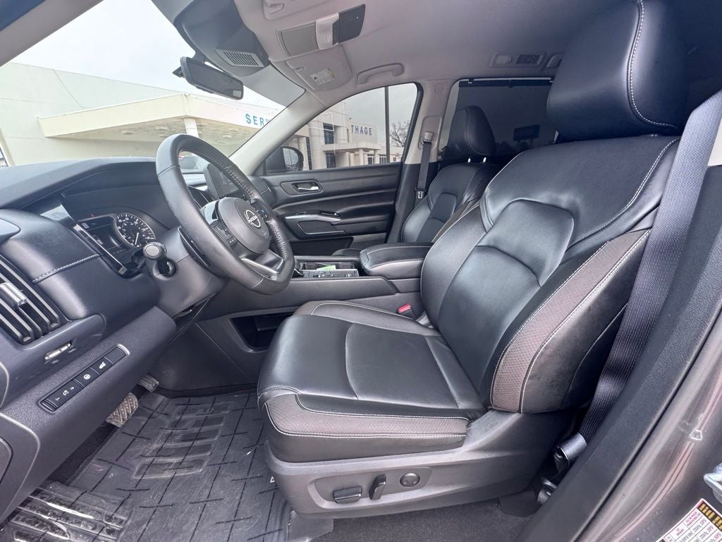 2023 Nissan Pathfinder SL