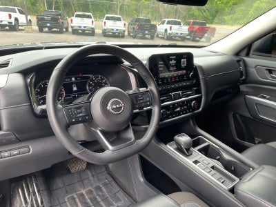 2023 Nissan Pathfinder SL