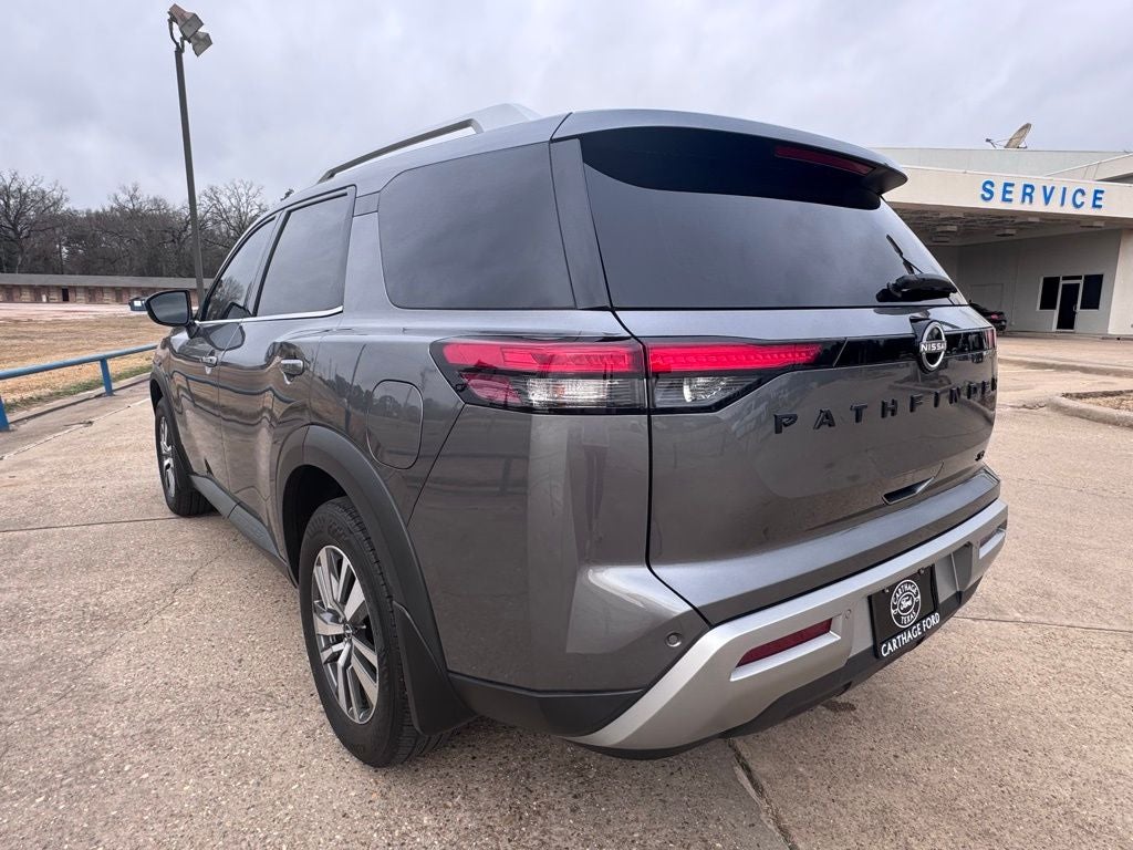 2023 Nissan Pathfinder SL