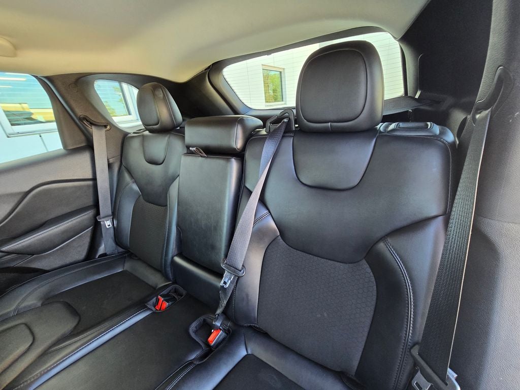 2021 Jeep Cherokee Altitude
