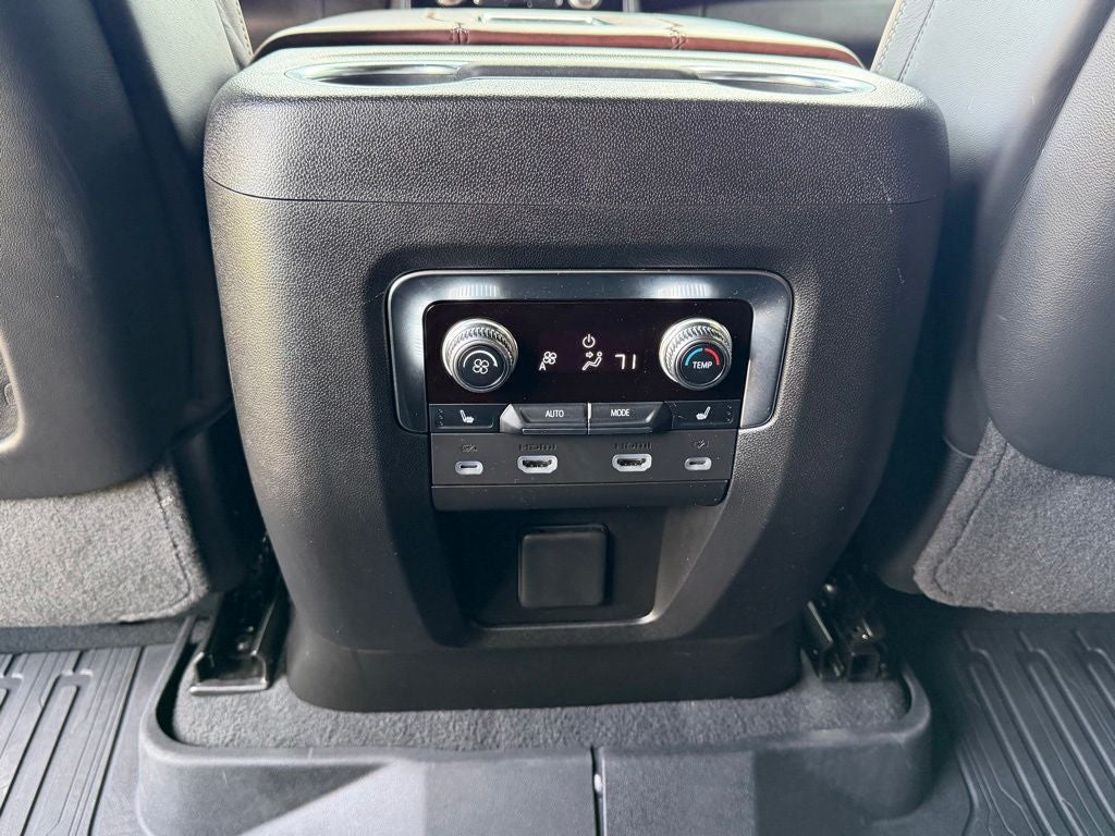 2024 GMC Yukon Denali Ultimate