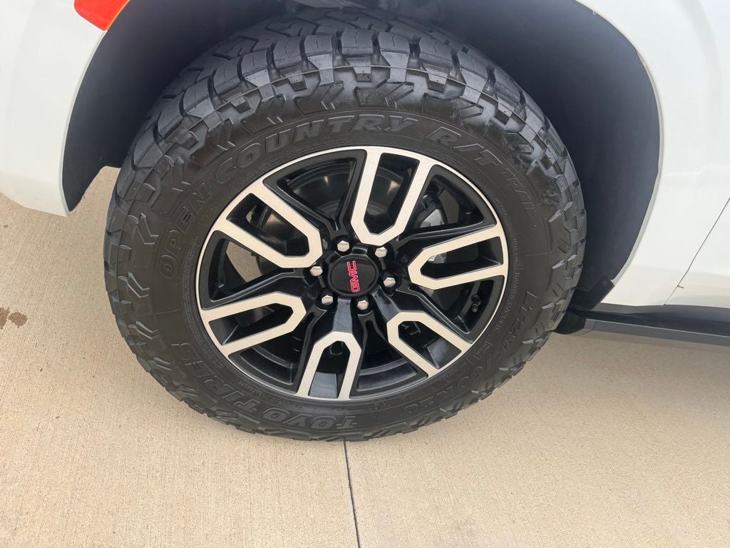 2024 GMC Yukon XL AT4