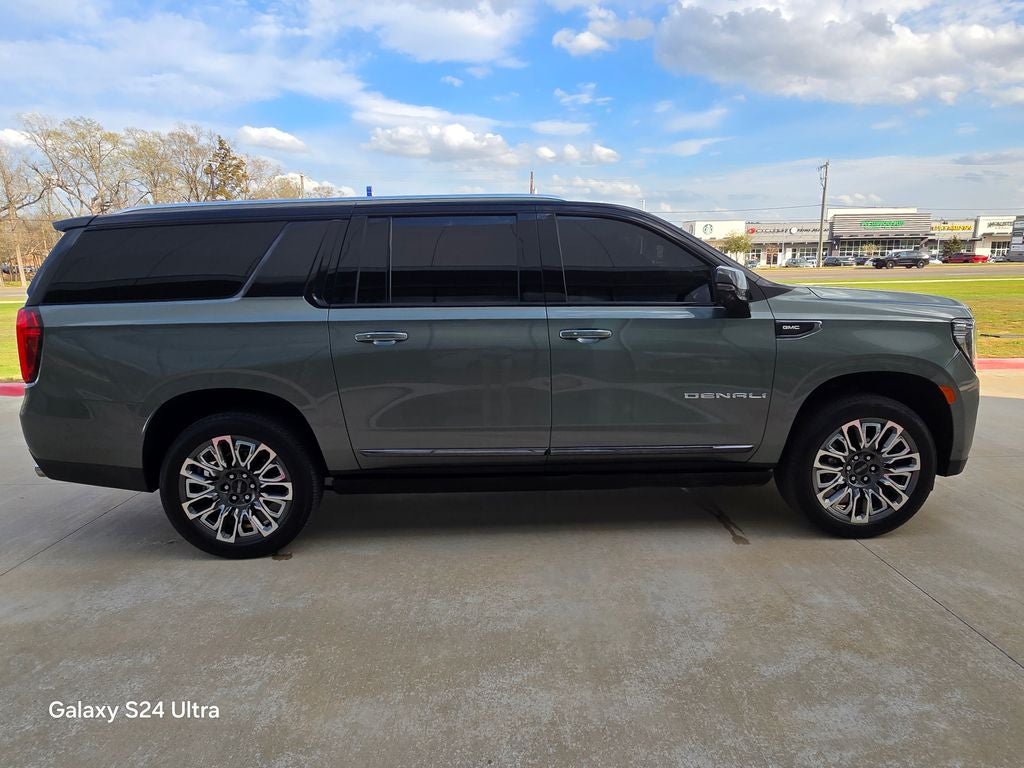 2023 GMC Yukon XL Denali Ultimate