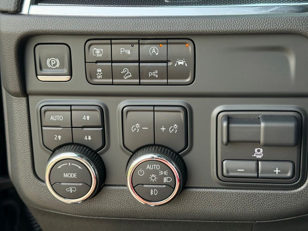 2025 Chevrolet Tahoe RST