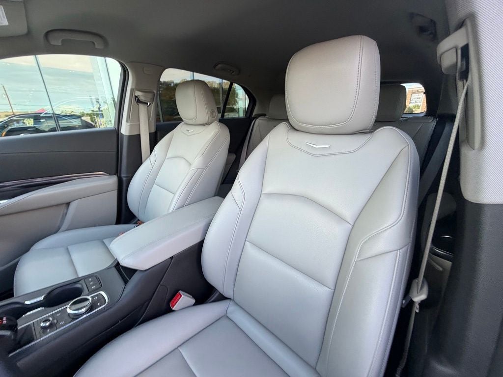2023 Cadillac XT4 Luxury