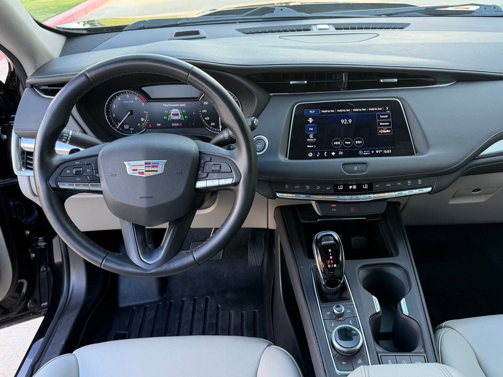 2023 Cadillac XT4 Luxury